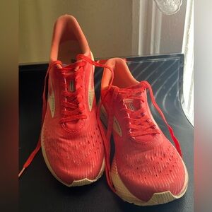 Brooks Women's Hyperion Tempo Size 9.5 Medium